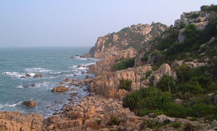 View back towards Guanyin shrine