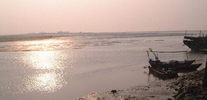 A view with dazzling sunlight on the water