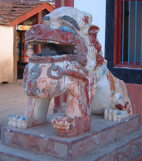 Lion outside Tibetan temple, Sichuan (male)
