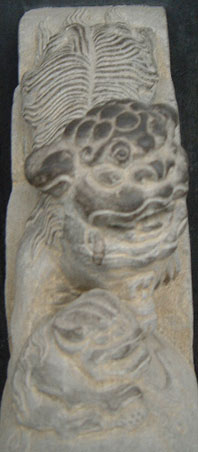 Guardian lion in Wuhouci (female) - lower angle