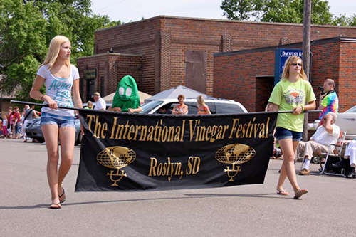 parade at international vinegar museum